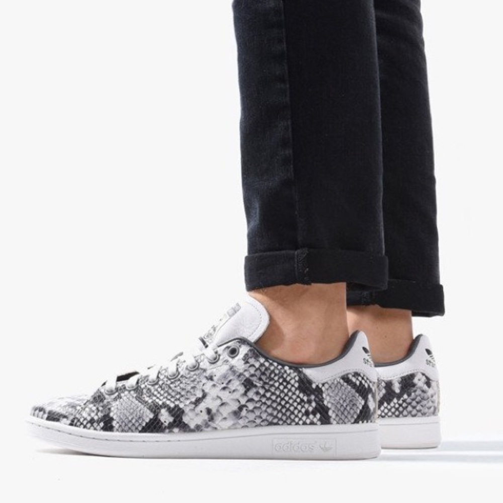 Adidas Women’s Stan Smith Snake Print Sneakers in White and Black - Picture 3 of 11